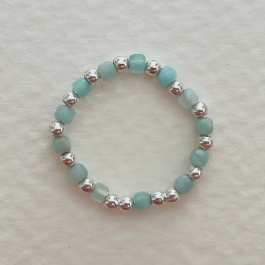 Anillo E🌊 mini bolitas de Plata y Amazonita, calma la ansiedad y el metabolismo✨🌊
